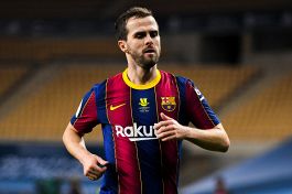 Pjanic-Barcellona aria d'addio: il club catalano vuole liberare il bosniaco