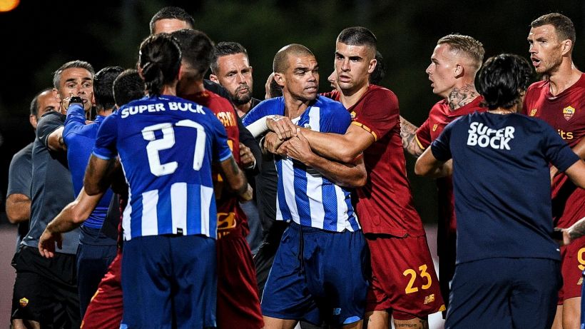 Porto-Roma, mega rissa: match fermato per 7 minuti