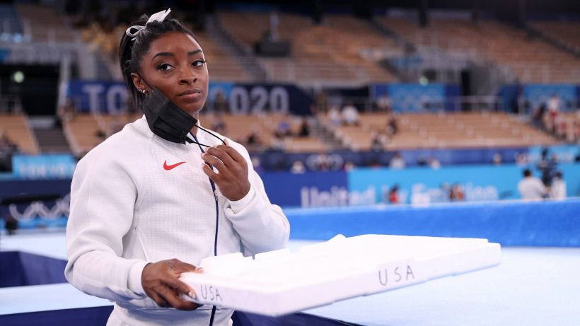 Tokyo 2020, il dramma di Simone Biles sconvolge le Olimpiadi