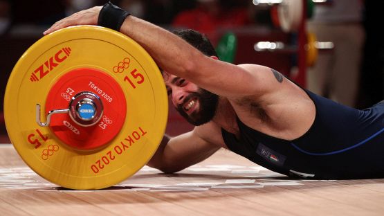 Tokyo 2020, sollevamento pesi: Pizzolato bronzo, le foto