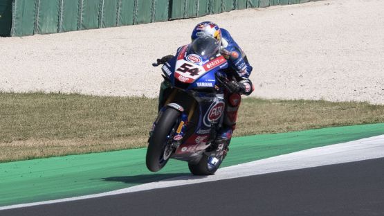 A Donington Razgatlioglu vince anche gara-2 e prende la testa del mondiale