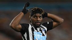 Saint-Maximin e la passione per orecchini e abiti firmati, Shelvey: "Multato tutti i giorni dal Newcastle"
