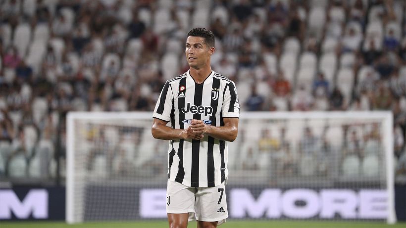 Juventus, Pesquisa de ganhos de capital: Cheques no contrato de Cr7 عقد