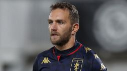 Pronti, via e giallo: Criscito ammonito al 1' di Inter-Genoa