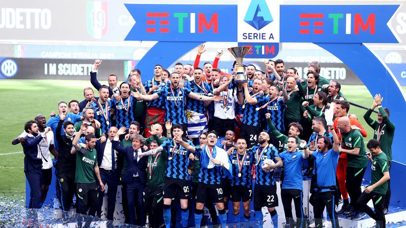 Serie A, le squadre pronte al calcio d'inizio della stagione