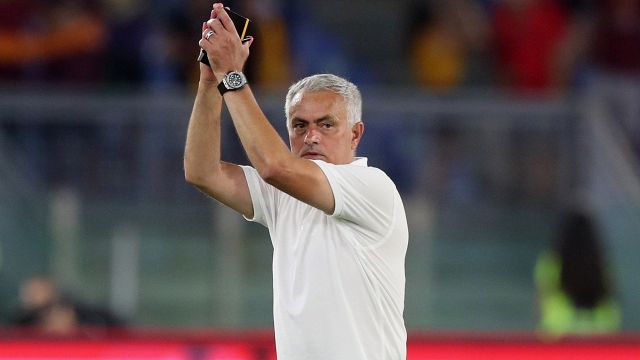 Mourinho 'bacchetta' la Roma: "Con l'uomo in più abbiamo faticato"