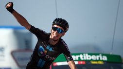 Vuelta a Espana: Romain Bardet vince per distacco la quattordicesima tappa