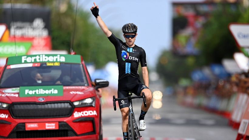 Vuelta, 10^ tappa: vince Storer, cade Roglic. Cambia la maglia roja