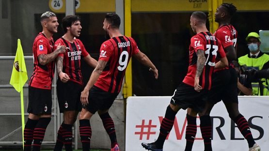 Milan-Cagliari 4-1: doppietta di Giroud, le pagelle