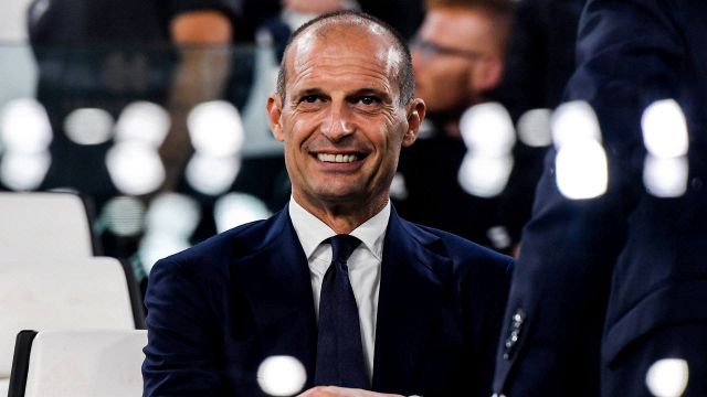 Allegri falls on two AC Milan players