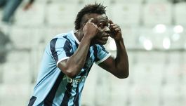 Balotelli, solita storia: segna al Besiktas e si scatena contro Yalcin