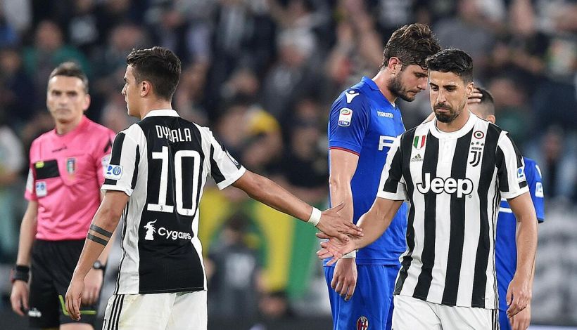 Khedira, confessioni su Cr7-Sarri e bordate a Dybala scatenano i fan