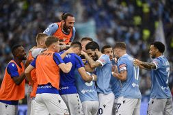 Lazio-Roma, spettacolo e polemiche: sui social scoppia un putiferio