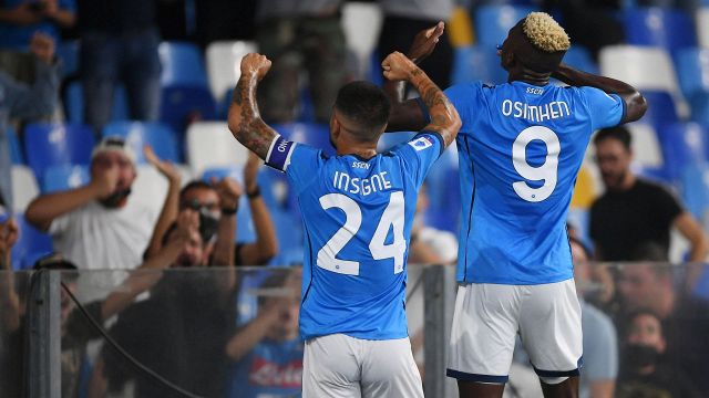Napoli-Cagliari 2-0: azzurri ancora a punteggio pieno, le pagelle