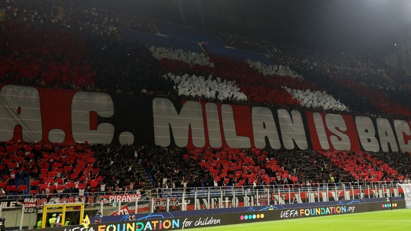 Non solo l'arbitro, tifosi furiosi col milanista: “È in vacanza”