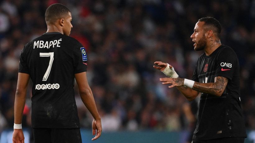 PSG: Mbappe attacca Neymar: "Quel barbone non mi passa la palla"