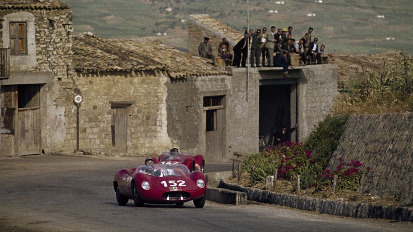 Morto a 88 anni Nino Vaccarella, vinse la 24 ore di Le Mans sulla Ferrari