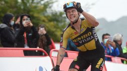 Primoz Roglic vince per distacco la 17a tappa e ipoteca la Vuelta