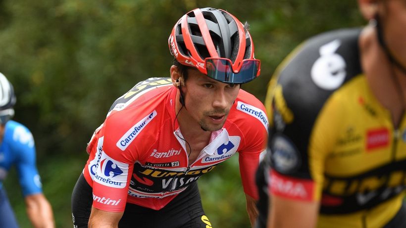 Roglic ha le mani sulla Vuelta. La 20esima a Champoussin