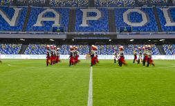 Napoli-Juve, lo striscione allo stadio scatena indignazione dei tifosi