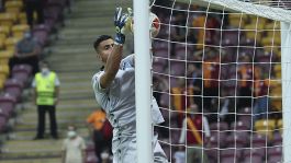 L'incredibile papera di Strakosha affossa la Lazio: le foto