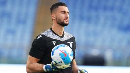 Striscione dei tifosi della Lazio, Strakosha si commuove