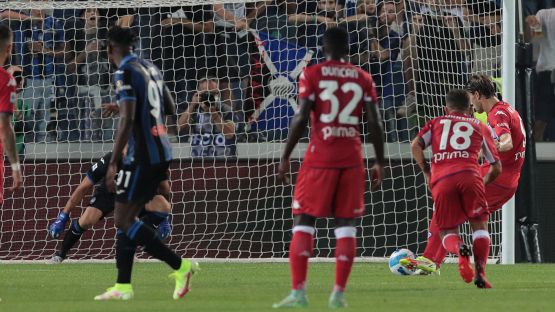 Serie A, Atalanta-Fiorentina 1-2: Vlahovic di rigore, grande Viola