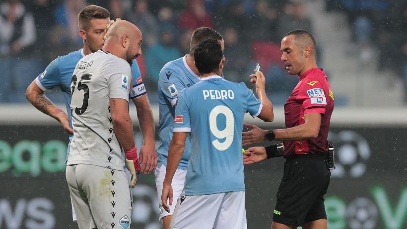 Atalanta-Lazio, Pepe Reina colpito da una monetina alla testa