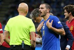 Bufera su Bonucci dopo rosso con Spagna, polemica tra pro e contro Leo