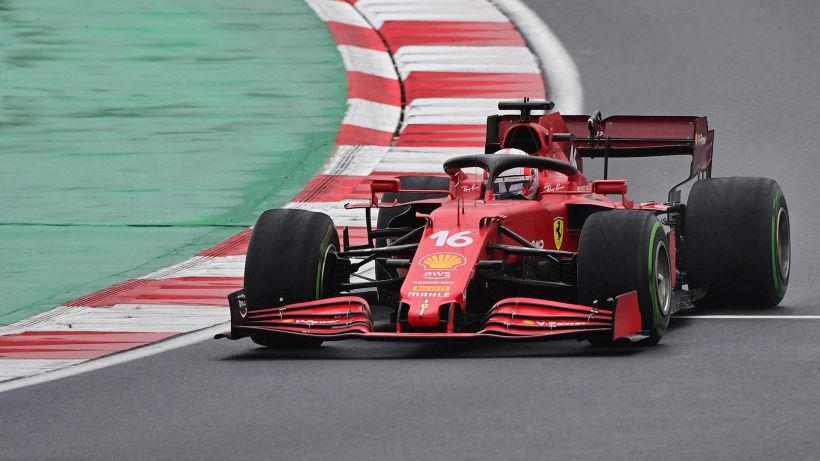 F1, in Ferrari soddisfazione e delusione: le parole di Leclerc e Sainz