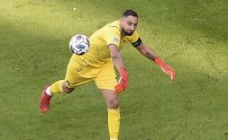 I mal di pancia di Donnarumma nel mirino del web: milanisti spietati