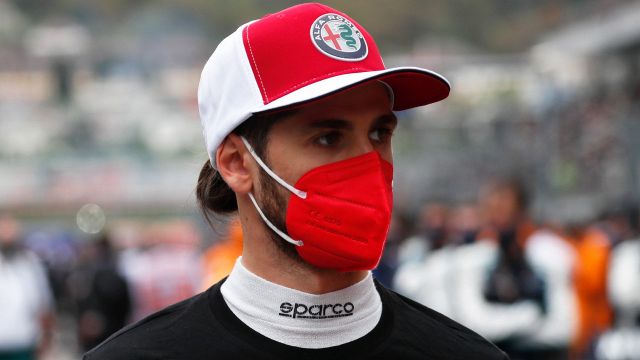 F1, Giovinazzi: “Sono concentrato a mantenere il mio sedile”