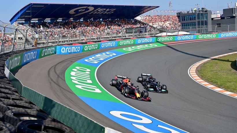 F1, Marko: “Mercedes è la favorita per il titolo”