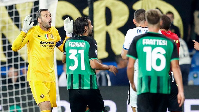 Inter, bufera su Samir Handanovic: gli arbitri si ribellano