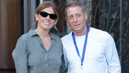 Il ritorno di Lapo Elkann alla PFW con sua moglie Joana Lemos, riaccende sogno Juve e oscura evento Ferrari