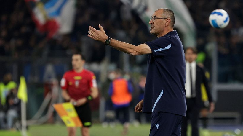 Sarri: "Io squalificato per un dito, dall'Inter mani al collo e calci"