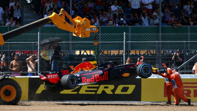 F1, Arnoux: "L'incidente di Silverstone ha fatto maturare Verstappen"