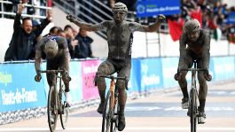 Parigi-Roubaix: le foto del trionfo di Colbrelli