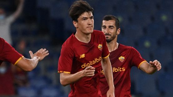 Abraham non si allena, Shomurodov si scalda: grande chance con la Juve
