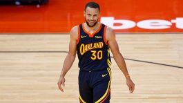 NBA: cade Golden State, sorriso Philadelphia
