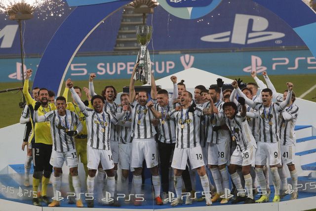 Supercoppa a Milano il 5 gennaio, slitta Juve-Napoli, caos sui social