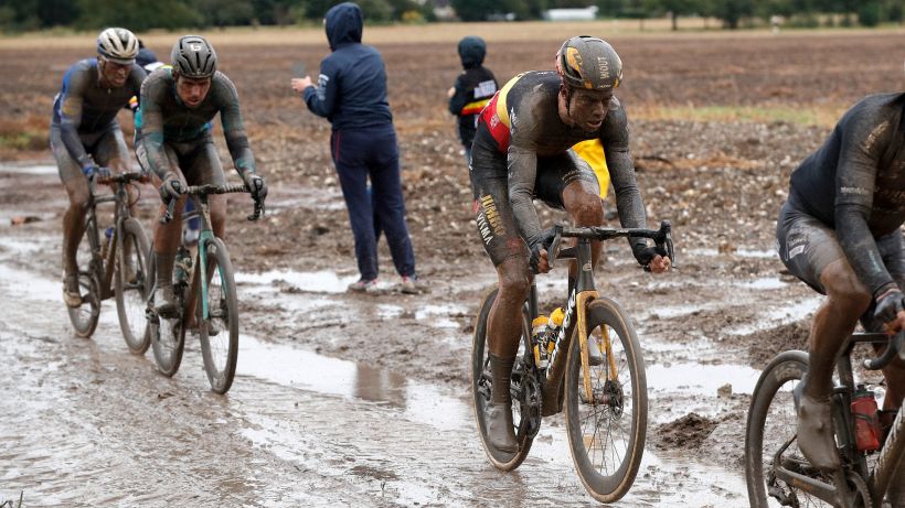 Ciclismo, Wout van Aert: “Non ero nella condizione di vincere la Parigi-Roubaix”