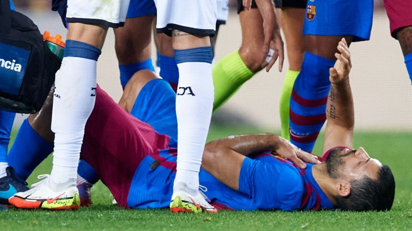 Barcellona, colpo durissimo: Sergio Aguero fuori tre mesi dopo il malore