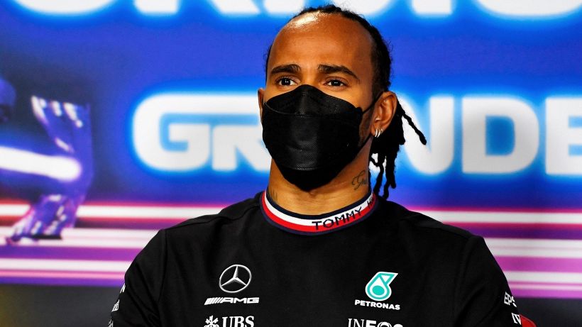 F1, Lewis Hamilton rischia una penalità