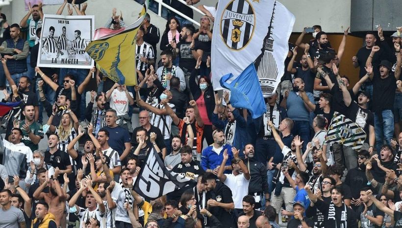 Juventus, l'iniziativa dei tifosi per sostenere il club invade il web