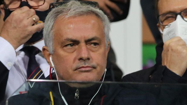 SONDAGGIO - Mourinho è un grande allenatore o un "furbacchione"?