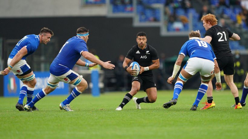 L'Italia resiste quasi mezz'ora poi gli All Blacks la travolgono