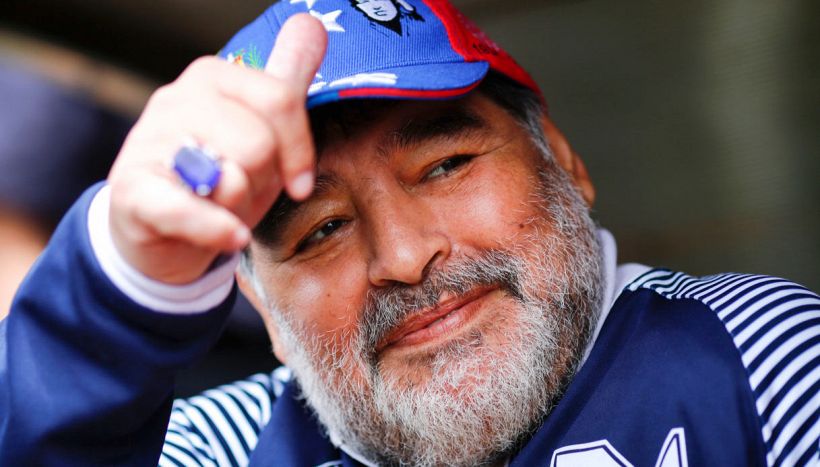 Maradona, a 1000 giorni dalla morte il toccante omaggio delle sorelle a Villa Fiorito