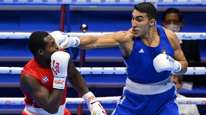 Boxe, Mouhiidine argento ai Mondiali