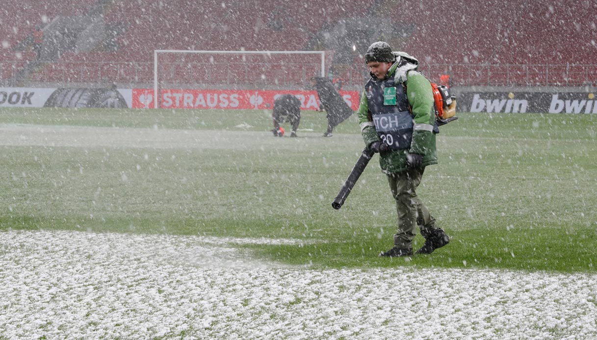 Europa League, Spartak Mosca-Napoli travolta dalla neve